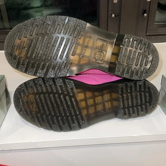 ❗️NWT  women’s DOC MARTEN boots ❗️ - Picture 5 of 9